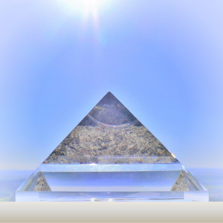 Litios Einweihungs-Pyramide Energiepyramide
